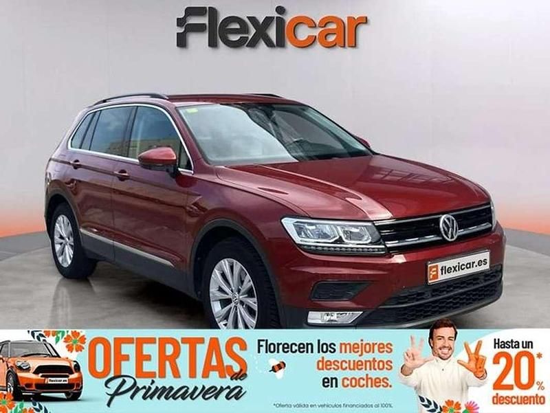 Käytetty VW Tiguan Advance 116 HP (85 kW) 2016 Punainen Katumaasturi