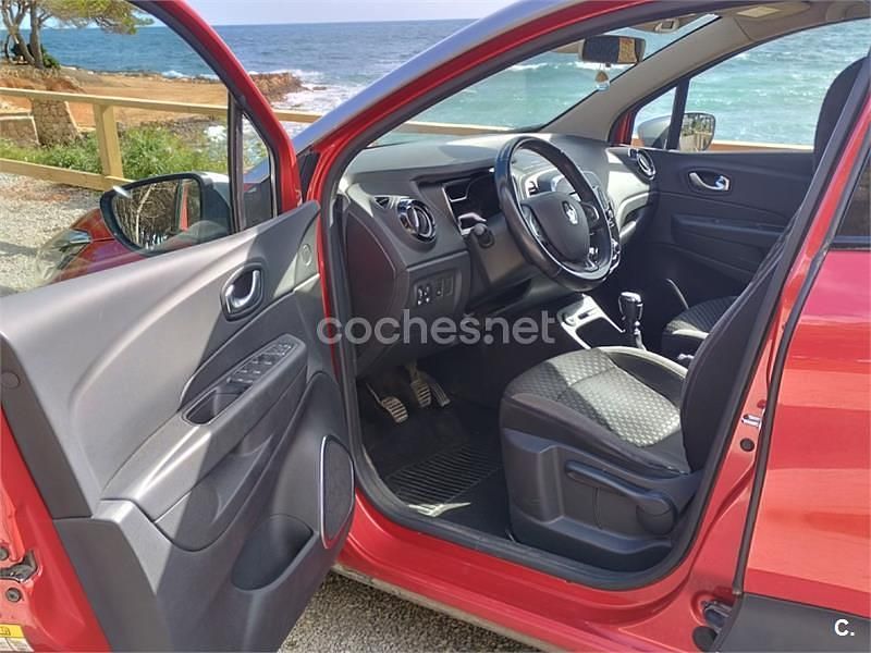 Usado Renault Captur Zen 130 CV (95 kW) 2019 Rojo SUV