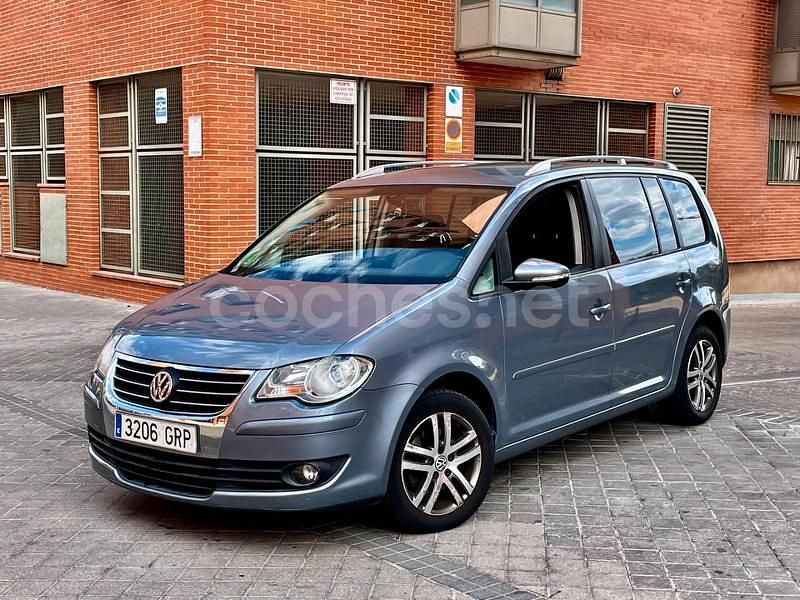Gris / plata Usado 2010 VW Touran Advance Monovolumen | 4500 € (Buen precio) - Imagen 1/4