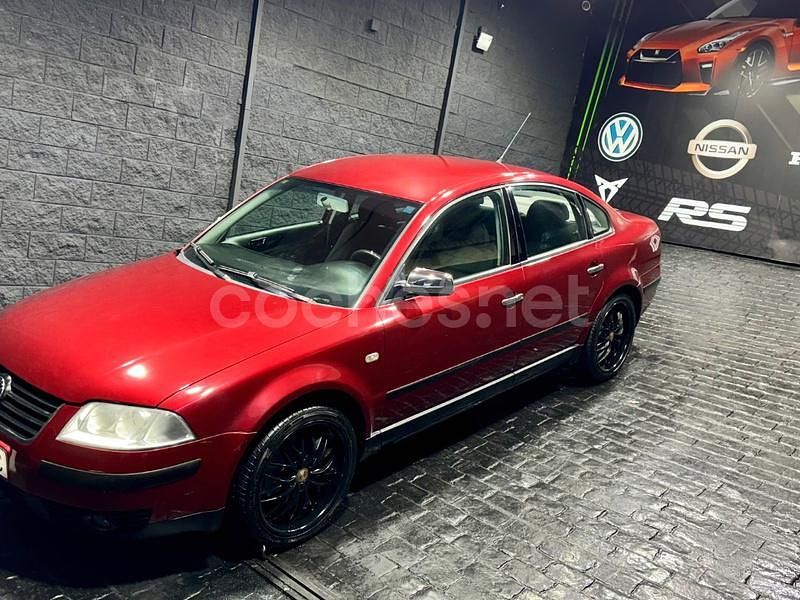 Granate Usado 2003 VW Passat Edition Berlina | 2999 € (Precio justo) - Imagen 1/4