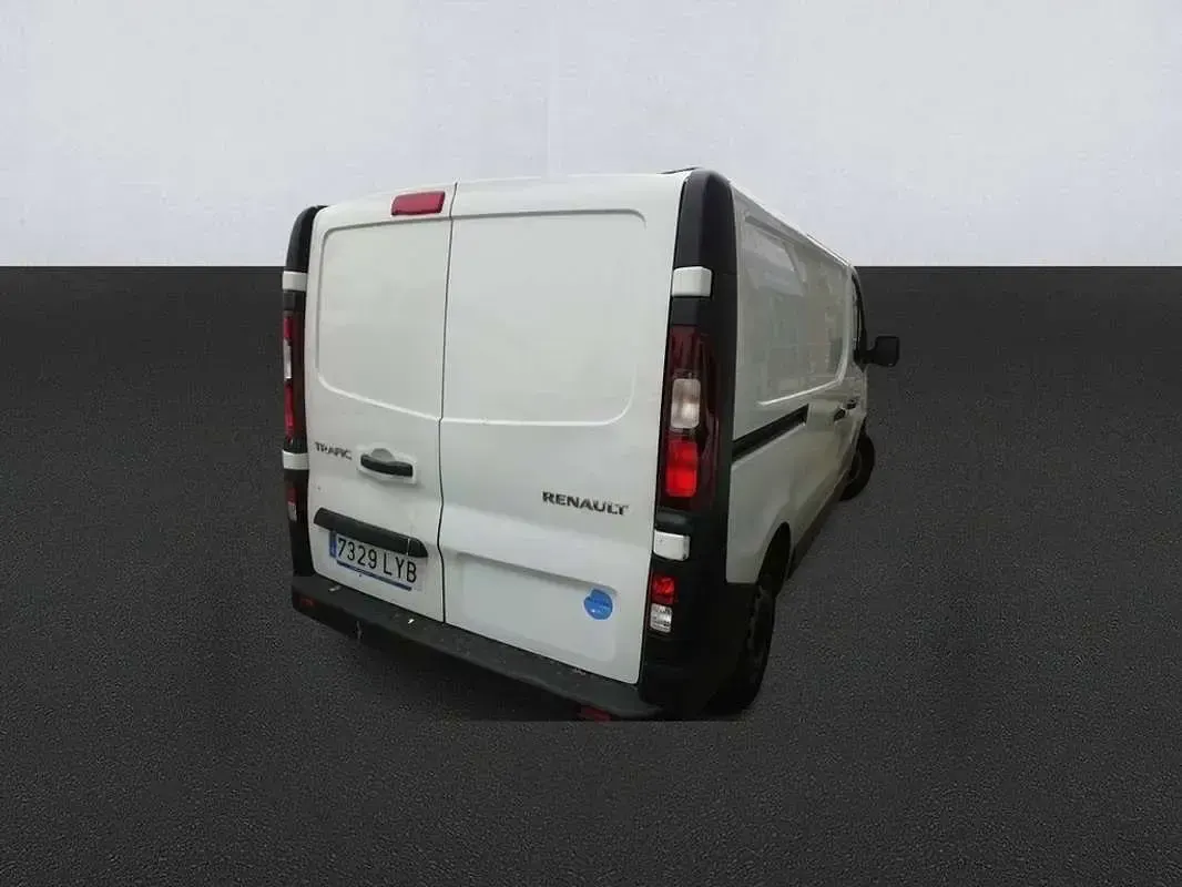 Usado Renault Trafic 131 CV (96 kW) 2022 Blanco Monovolumen