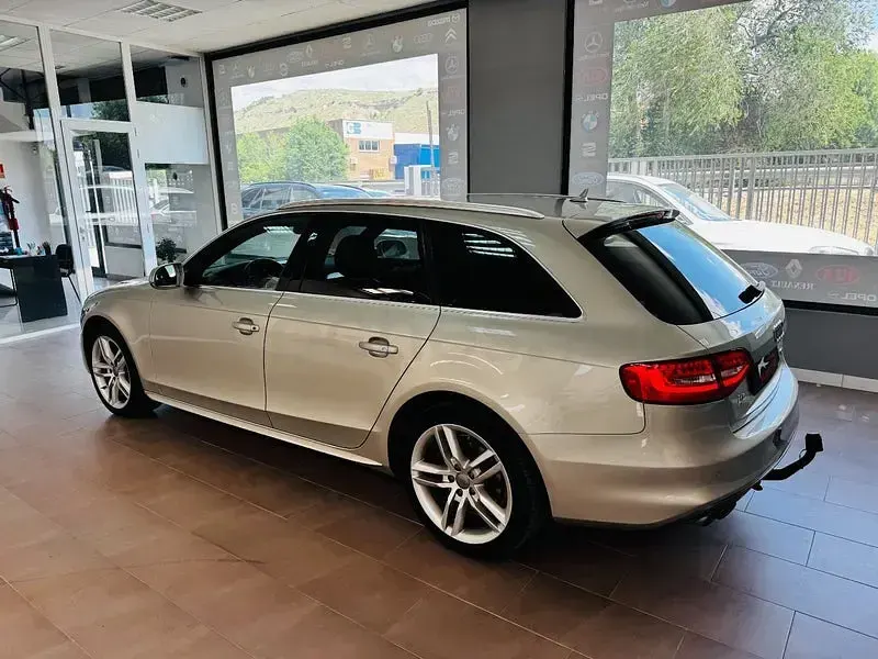 Usado Audi A4 S-Line 150 HP (110 kW) 2014 Cinzento Carrinha