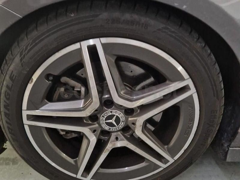 Usado Mercedes CLA200 163 CV (119 kW) 2019 Gris / plata Berlina