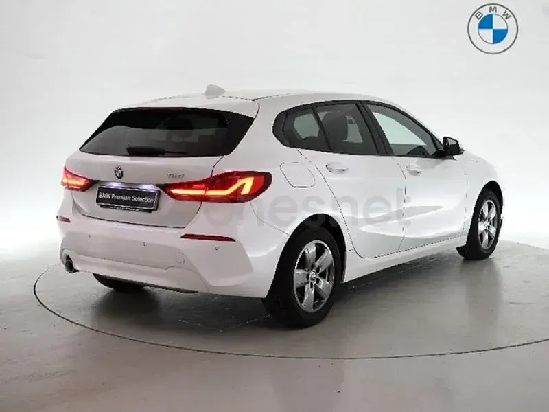Usado BMW 118 Comfort Edition 140 CV (102 kW) 2021 Blanco Utilitario