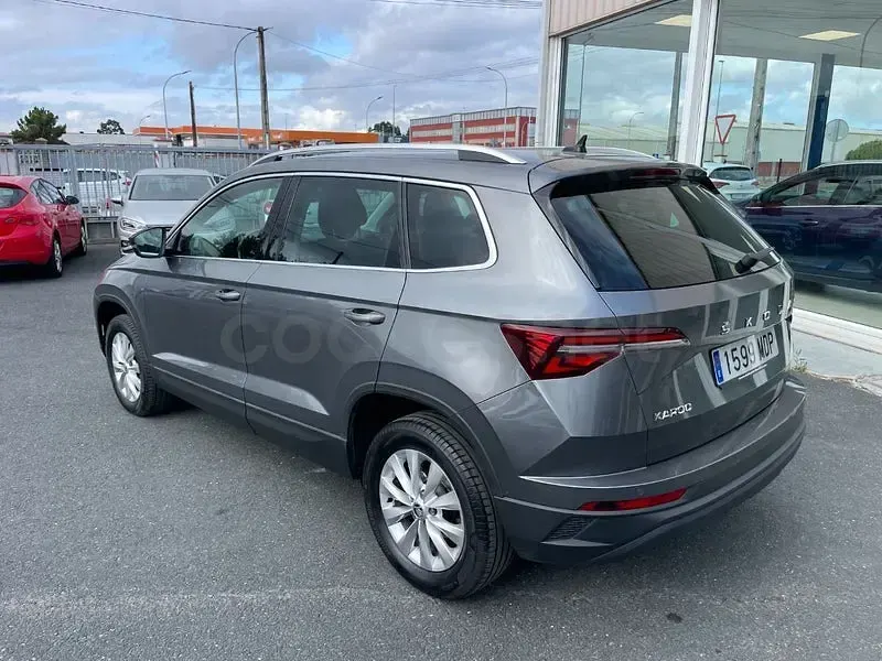 Usado Skoda Karoq Ambition 115 CV (84 kW) 2023 Gris / plata SUV