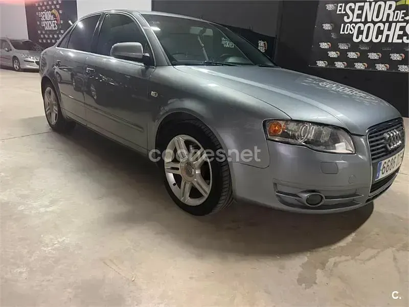 Usado Audi A4 Ambiente 140 CV (102 kW) 2006 Gris / plata Berlina