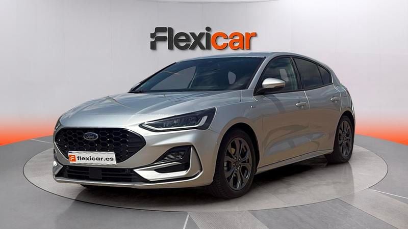 Usado Ford Focus ST-Line 125 HP (91 kW) 2023 Cinzento Sedan