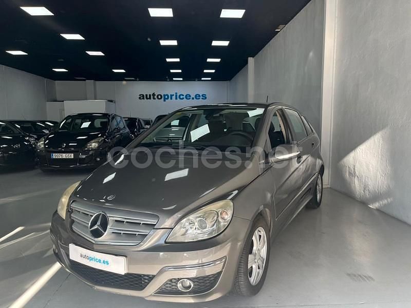 Marrón Usado 2009 Mercedes B180 Monovolumen | 7890 € (Caro) - Imagen 1/4