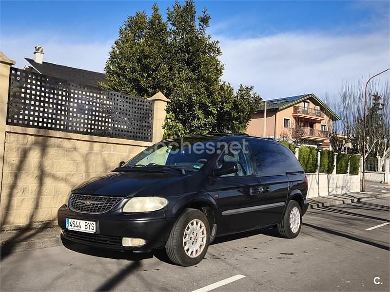 Usado Chrysler Voyager 150 CV (110 kW) 2002 Negro Monovolumen