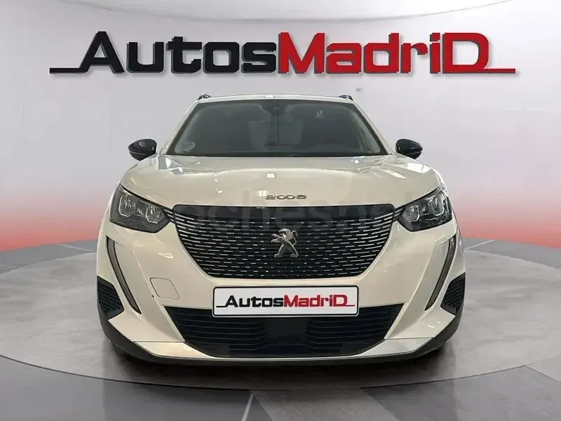 Usado Peugeot 2008 Allure 110 CV (80 kW) 2022 Blanco SUV