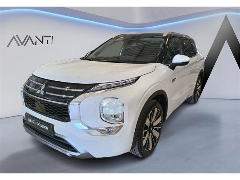 Usado Mitsubishi Outlander 306 CV (225 kW) 2025 Blanco SUV