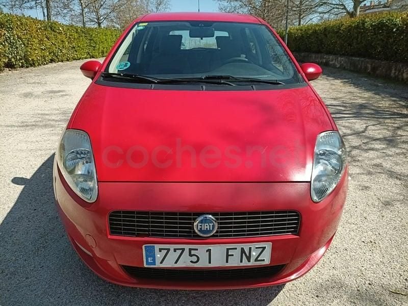 Usado Fiat Grande Punto Active 95 CV (69 kW) 2007 Rojo Utilitario