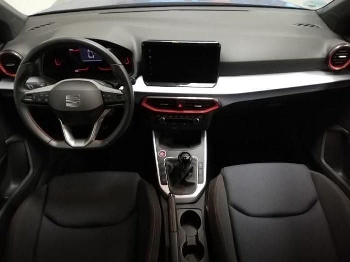 Usado Seat Arona FR 110 CV (80 kW) 2023 Azul SUV