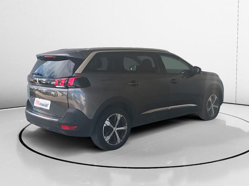 Usado Peugeot 5008 Allure 132 CV (97 kW) 2022 Gris Monovolumen