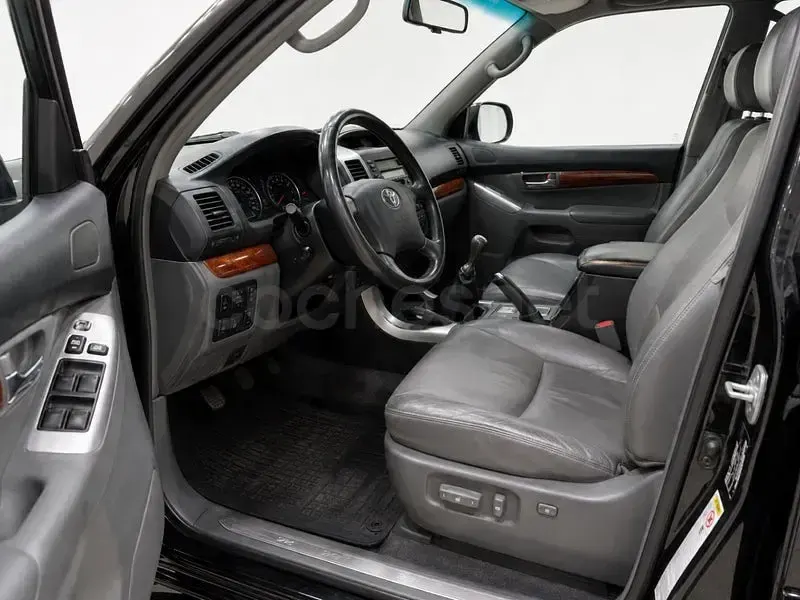 Usado Toyota Land Cruiser 173 CV (127 kW) 2008 Negro SUV