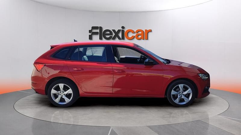 Usado Skoda Scala Active 116 CV (85 kW) 2019 Rojo Utilitario