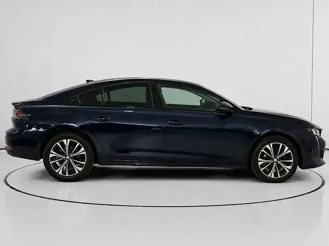 Usado Peugeot 508 Allure 130 CV (95 kW) 2022 Azul Berlina