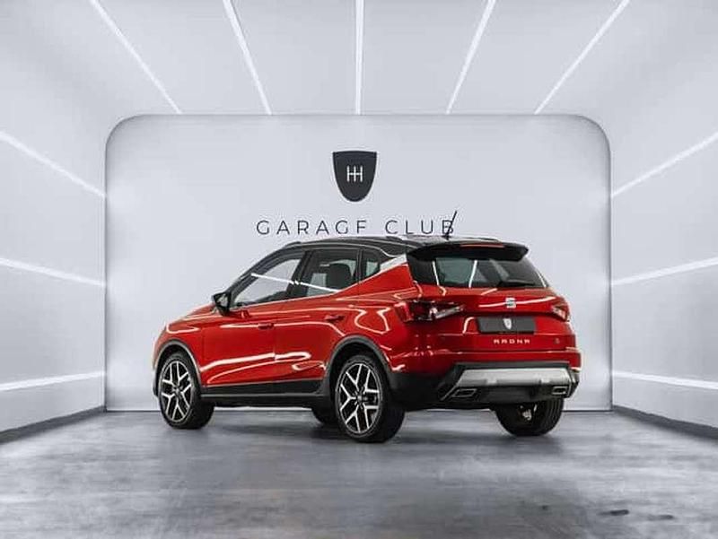Usado Seat Arona Ecomotive 150 CV (110 kW) 2018 Rojo SUV