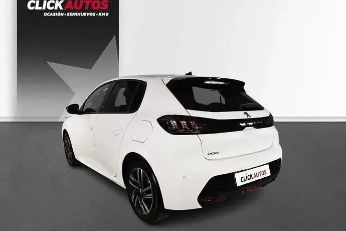 Usado Peugeot 208 Allure 100 CV (73 kW) 2023 Negro Utilitario