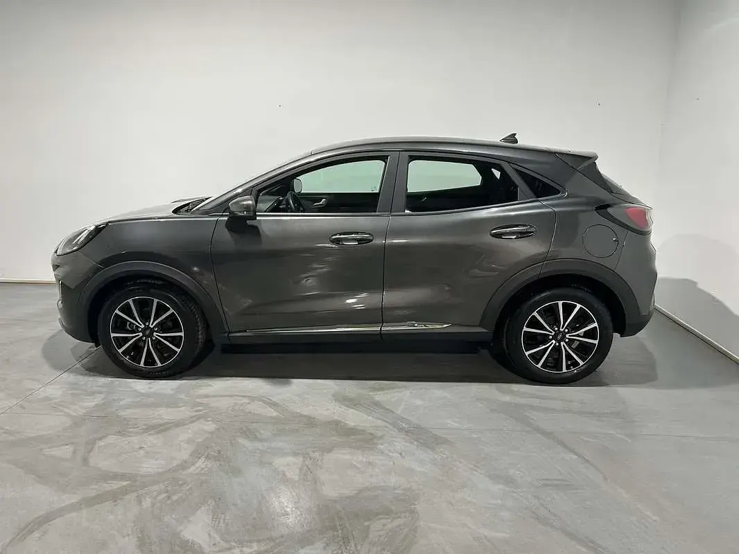 Usado Ford Puma Titanium 125 CV (91 kW) 2023 Gris SUV
