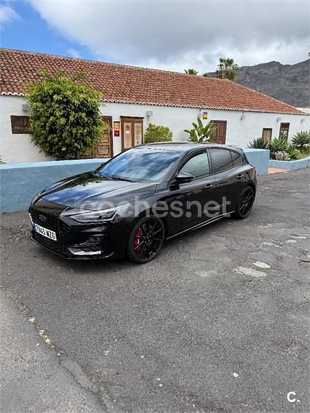 Negro Usado 2025 Ford Focus ST Berlina | 37.200 € (Precio justo) - Imagen 1/4