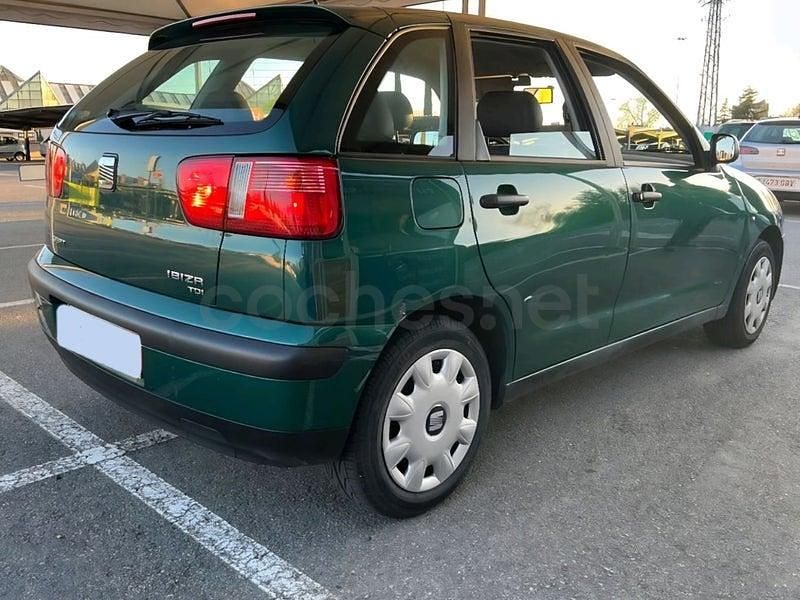 Usado Seat Ibiza Sport 90 CV (66 kW) 2000 Verde Utilitario