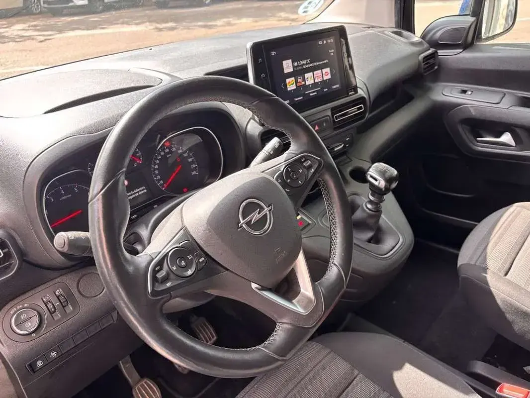 Usado Opel Combo Life Elegance 131 CV (96 kW) 2020 Azul Monovolumen