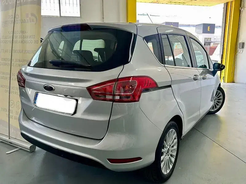 Usado Ford B-MAX Titanium 100 CV (73 kW) 2014 Gris / plata Monovolumen