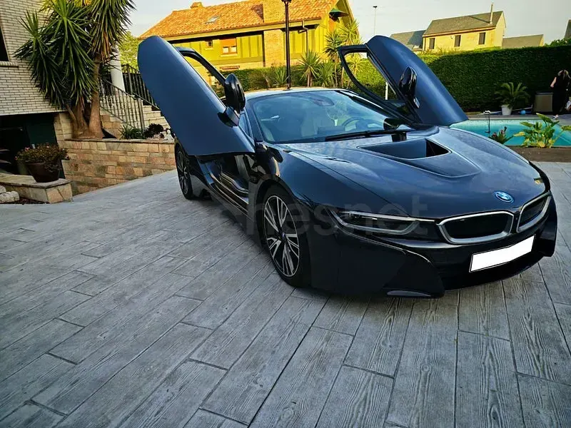 Usado BMW i8 374 CV (275 kW) 2018 Gris / plata Coupe