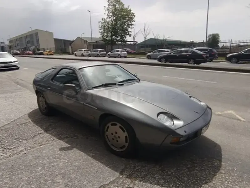 Usado Porsche 928 330 CV (242 kW) 1988 Gris / plata Coupe