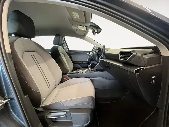 Usado Seat Leon Style 116 CV (85 kW) 2025 Azul Berlina