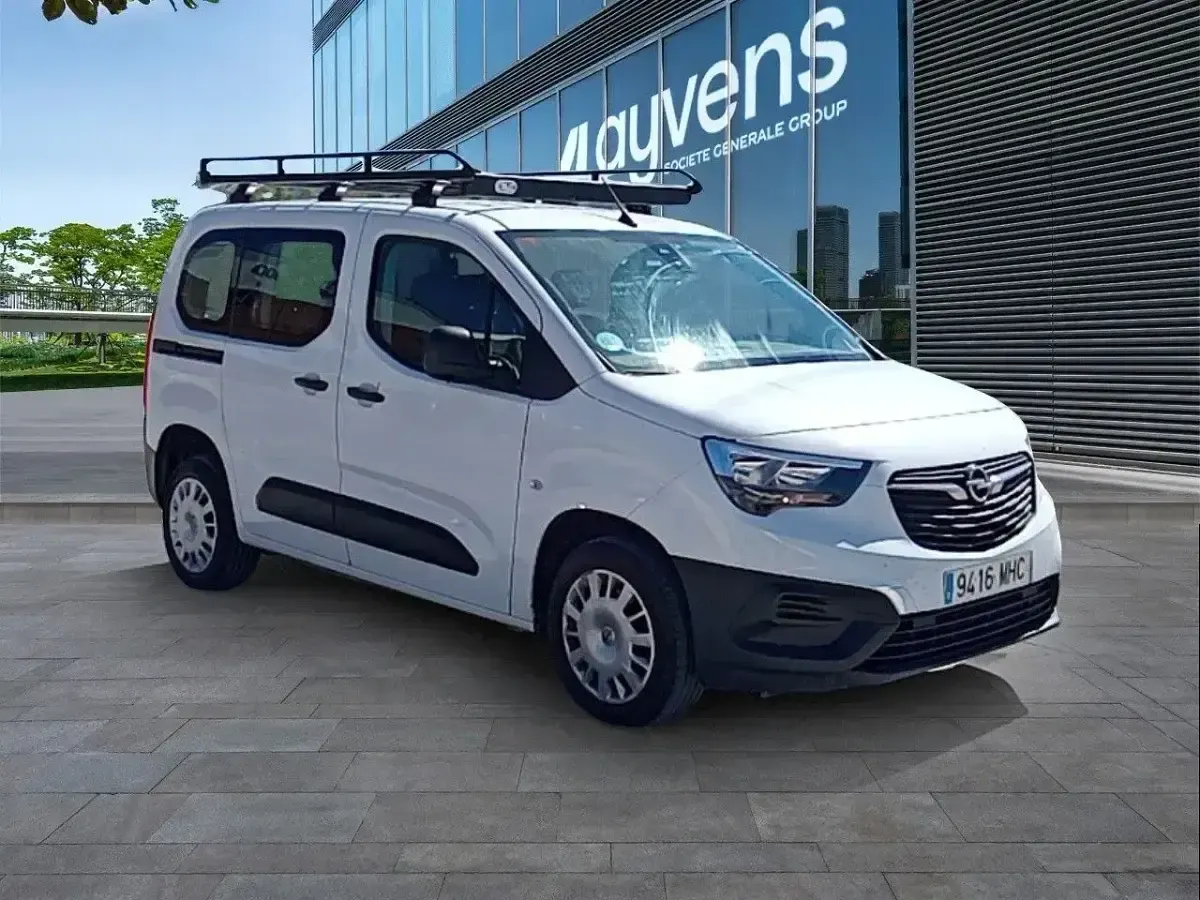 Usado Opel Combo Business Edition 102 CV (75 kW) 2023 Blanco Monovolumen