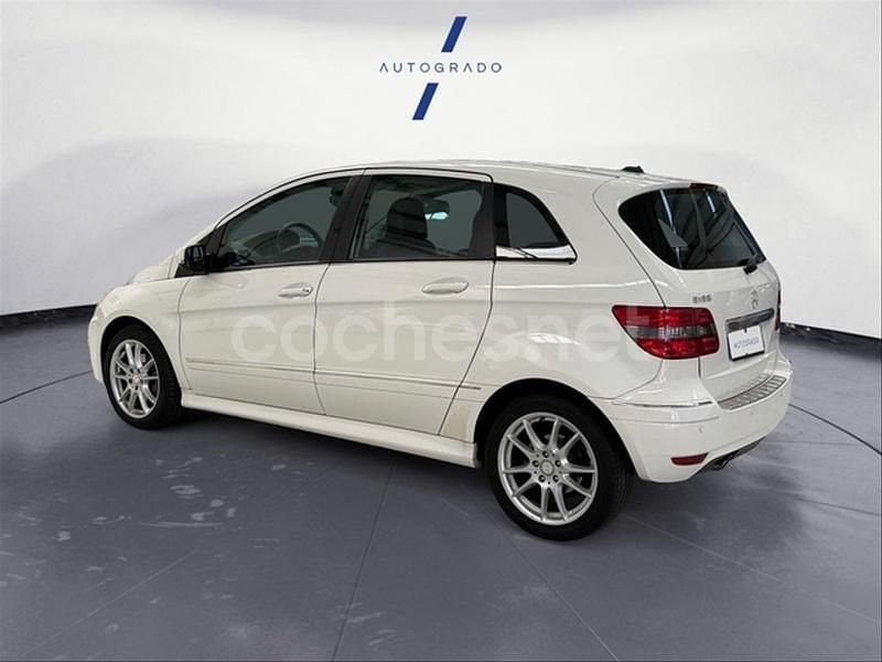 Usado Mercedes B180 109 CV (80 kW) 2010 Blanco Monovolumen