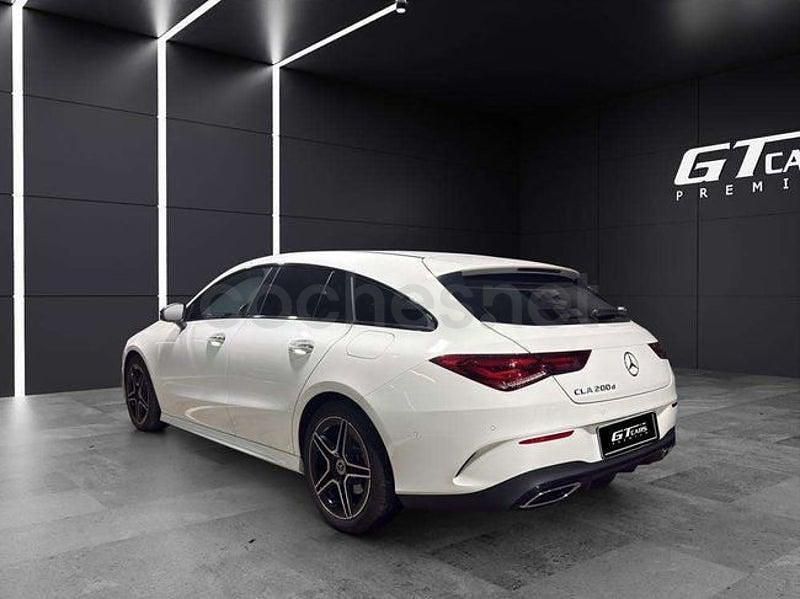 Usado Mercedes CLA220 Shooting Brake 190 CV (139 kW) 2023 Blanco Familiar