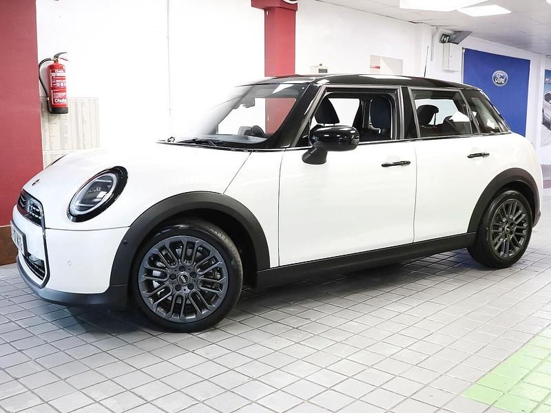 Usado Mini Cooper 156 CV (114 kW) 2025 Blanco Utilitario