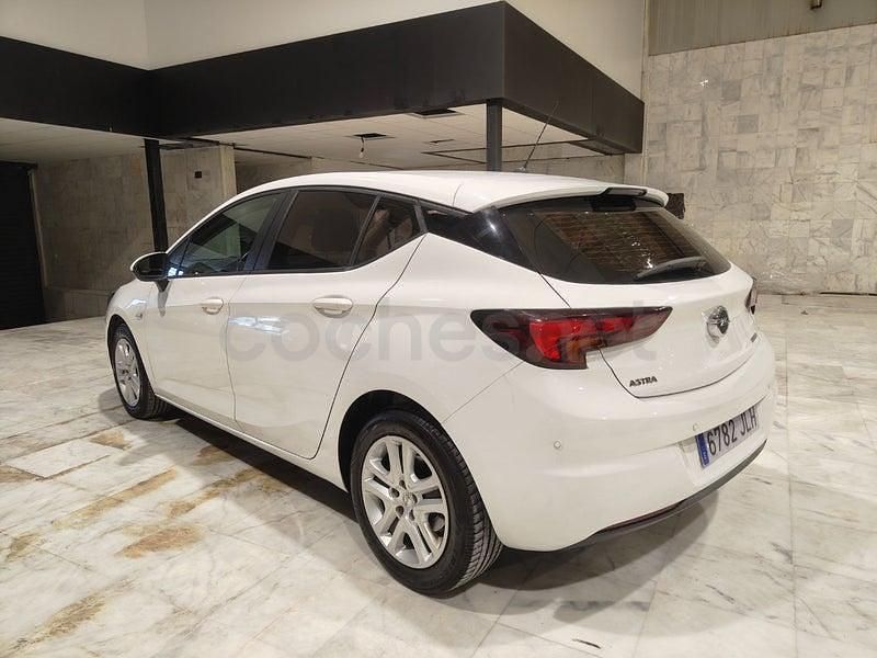 Usado Opel Astra Excellence 125 CV (91 kW) 2016 Blanco Berlina