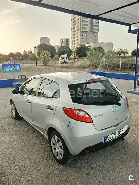 Usado Mazda 2 Active 75 CV (55 kW) 2008 Gris / plata Utilitario