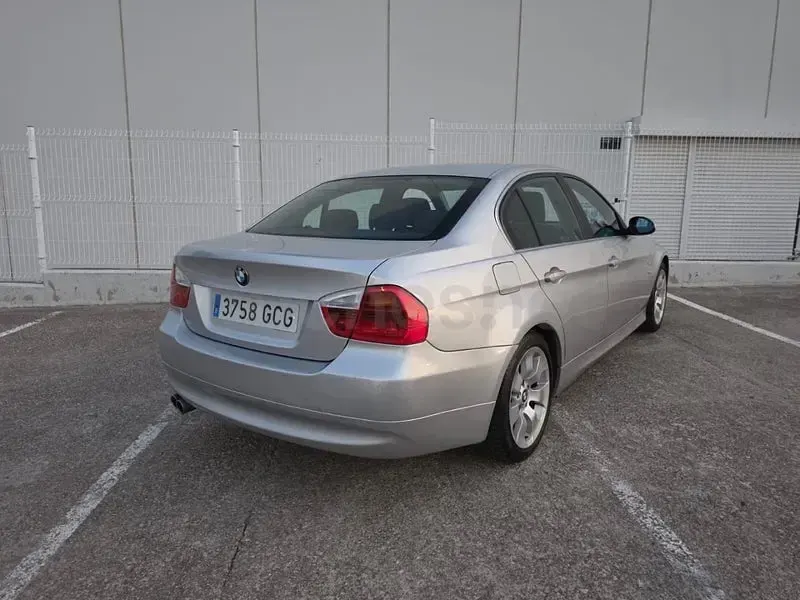 Usado BMW 325 197 CV (144 kW) 2008 Gris / plata Berlina