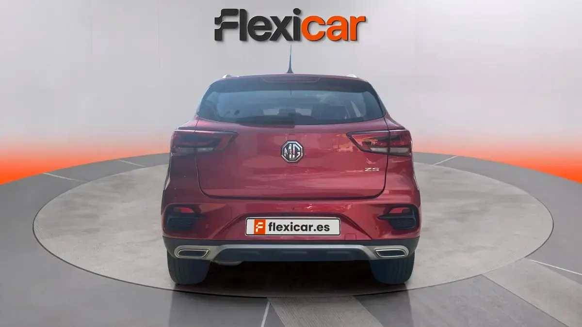 Usado MG ZS Luxury 111 CV (81 kW) 2023 Rojo SUV