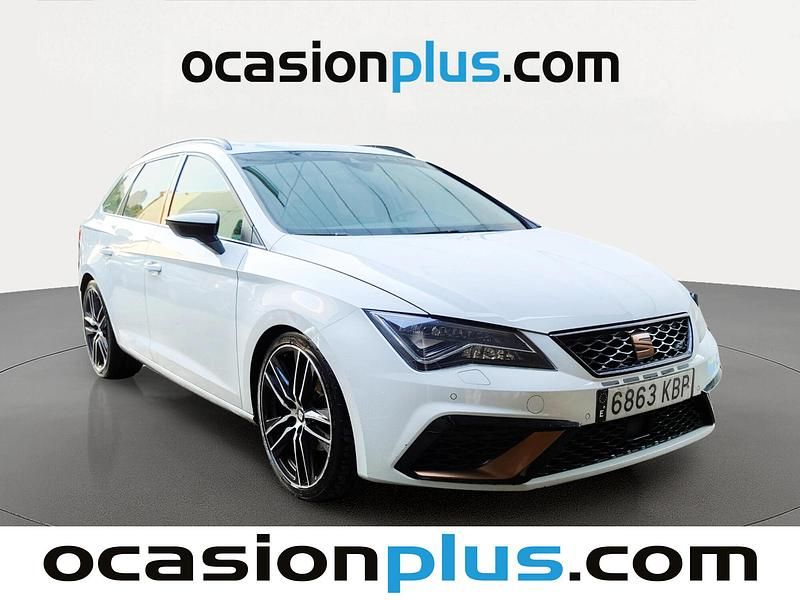 Usado Seat Leon FR 150 CV (110 kW) 2017 Blanco Familiar
