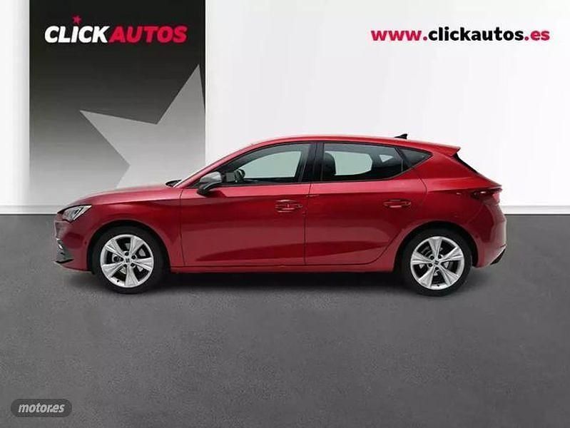 Usado Seat Leon FR 150 CV (110 kW) 2025 Rojo Berlina
