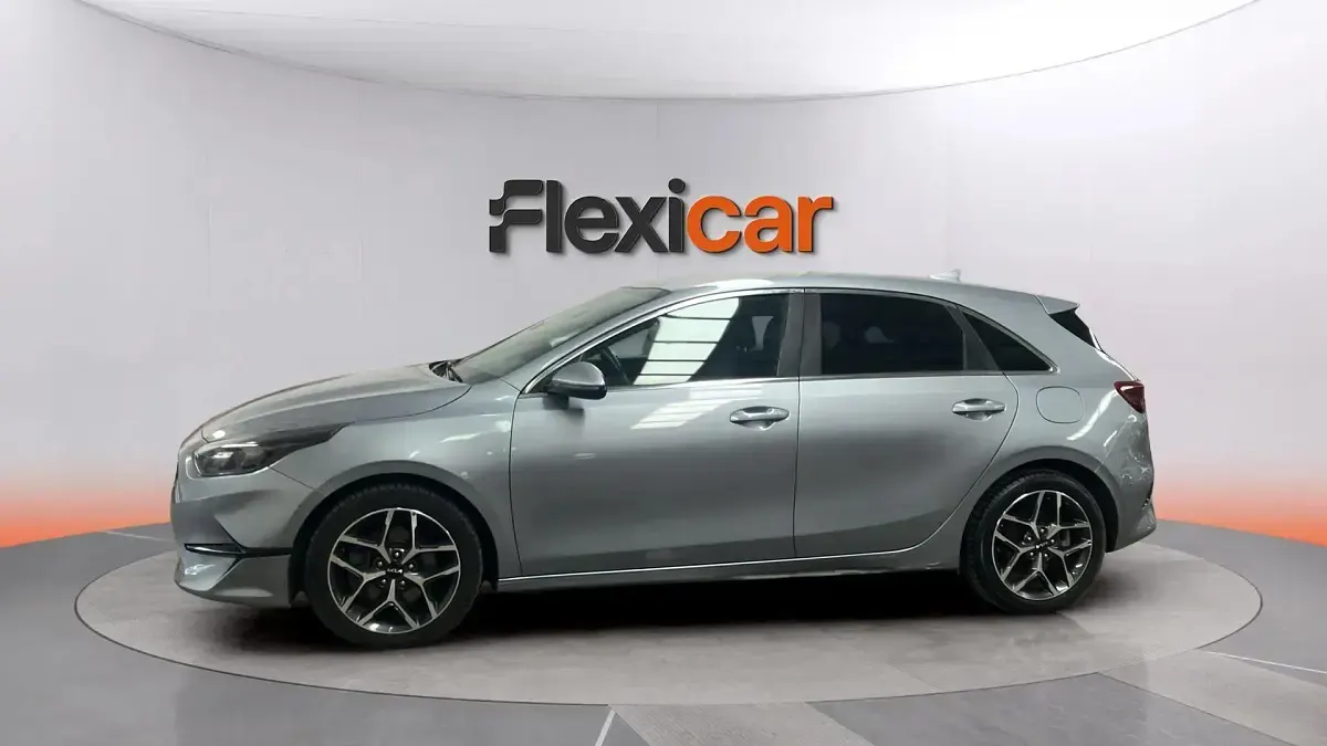 Usado Kia Ceed 120 CV (88 kW) 2021 Gris Utilitario