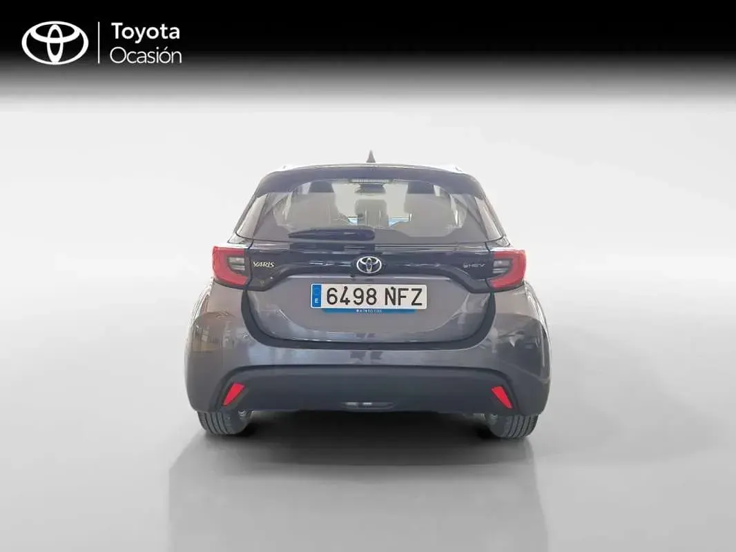 Usado Toyota Yaris Active 116 CV (85 kW) 2025 Gris Utilitario