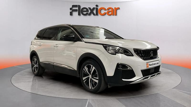 Usado Peugeot 5008 Allure 131 CV (96 kW) 2021 Blanco Monovolumen