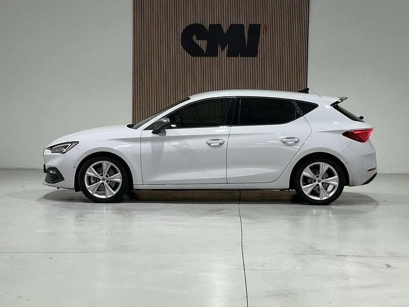 Usado Seat Leon FR 116 CV (85 kW) 2024 Blanco Utilitario