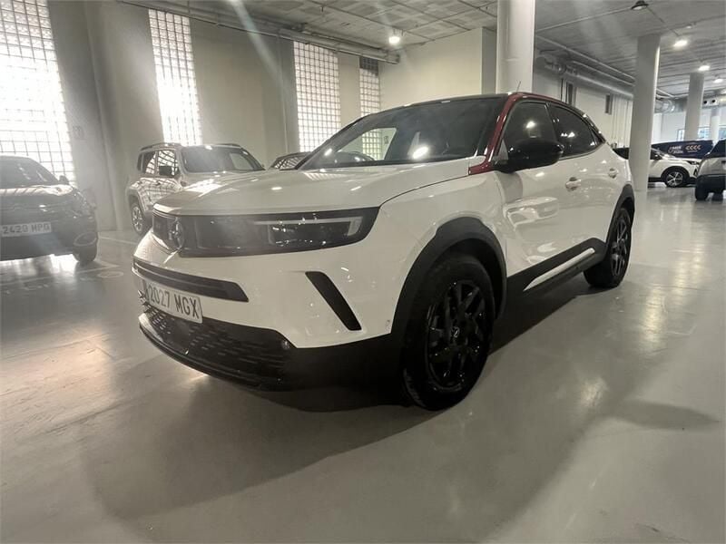 Usado Opel Mokka-e GSe 100 kW (136 CV) 2023 Arktis white SUV