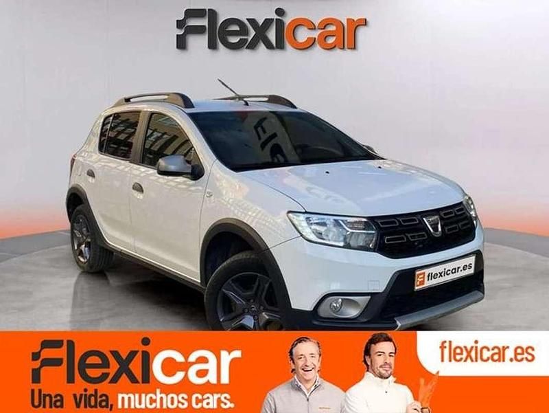 Blanco Usado 2017 Dacia Sandero Stepway Berlina | 8990 € (Precio justo) - Imagen 1/4
