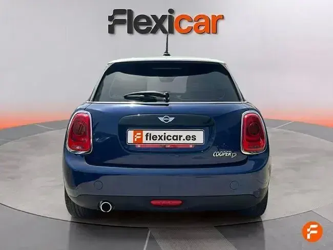 Usado Mini Cooper D 116 CV (85 kW) 2018 Azul Utilitario