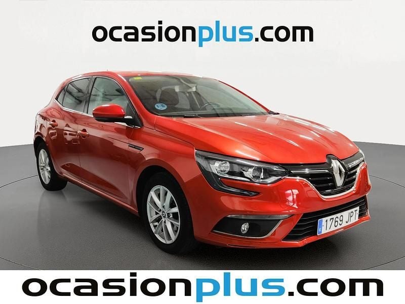 Usado Renault Mégane IV Intens 132 CV (97 kW) 2016 Rojo Utilitario