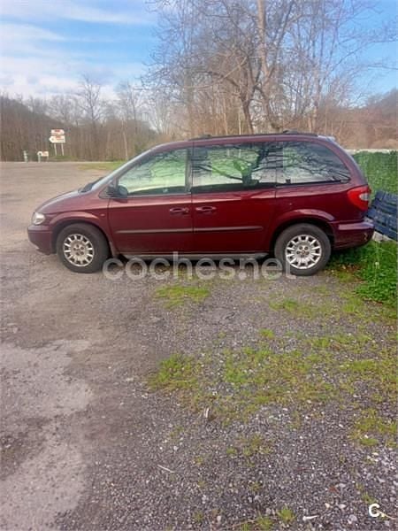 Usado Chrysler Grand Voyager 140 CV (102 kW) 2002 Rojo Monovolumen